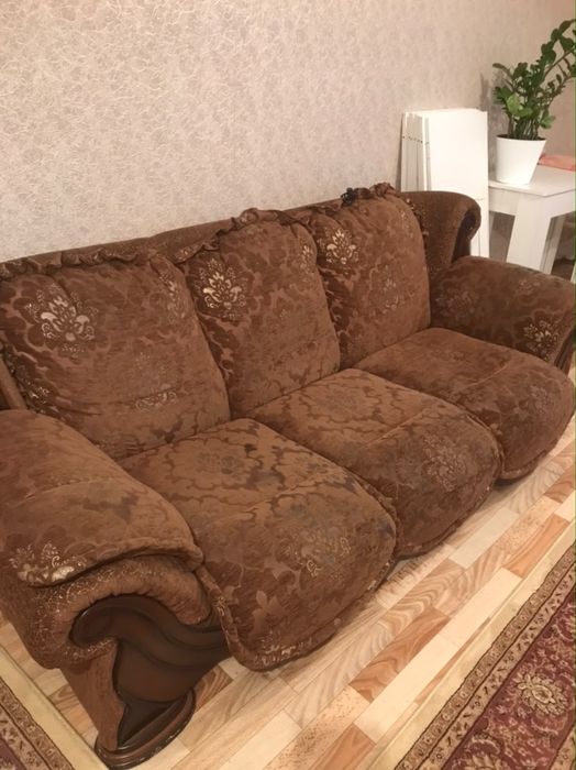 Продам диван с креслой