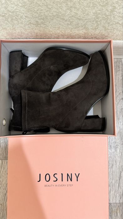 Замшевые сапожки 37 размер