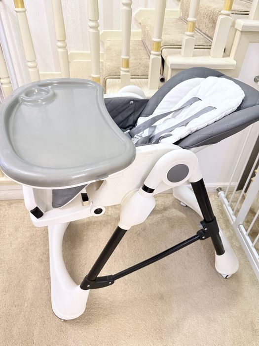 Ovqatlanadigan stol bolalar uchun.