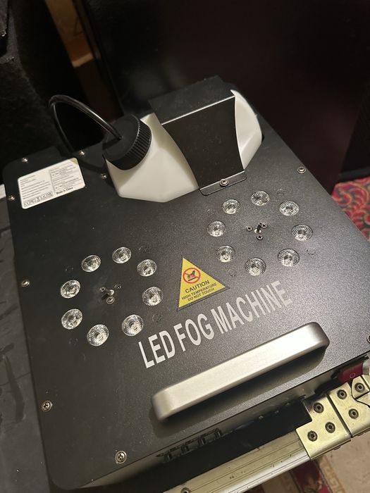Mașină de baloane + mașină de fum LED