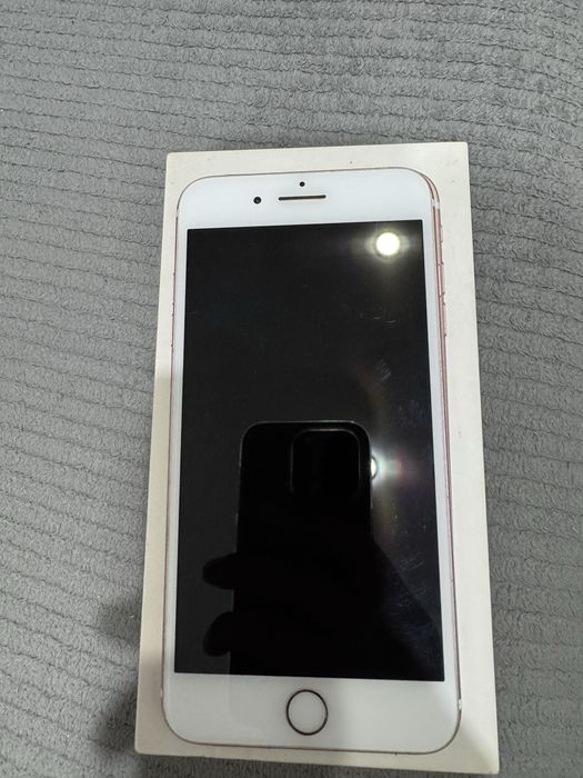 Продам Iphone 7 plus