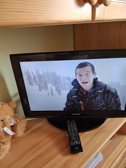 LCD телевизор Tochiba  22АV703G