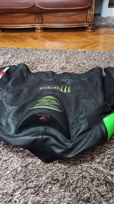 Vând geaca moto Kawasaki Monster