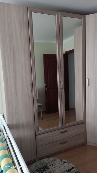 Продам шкаф угловой