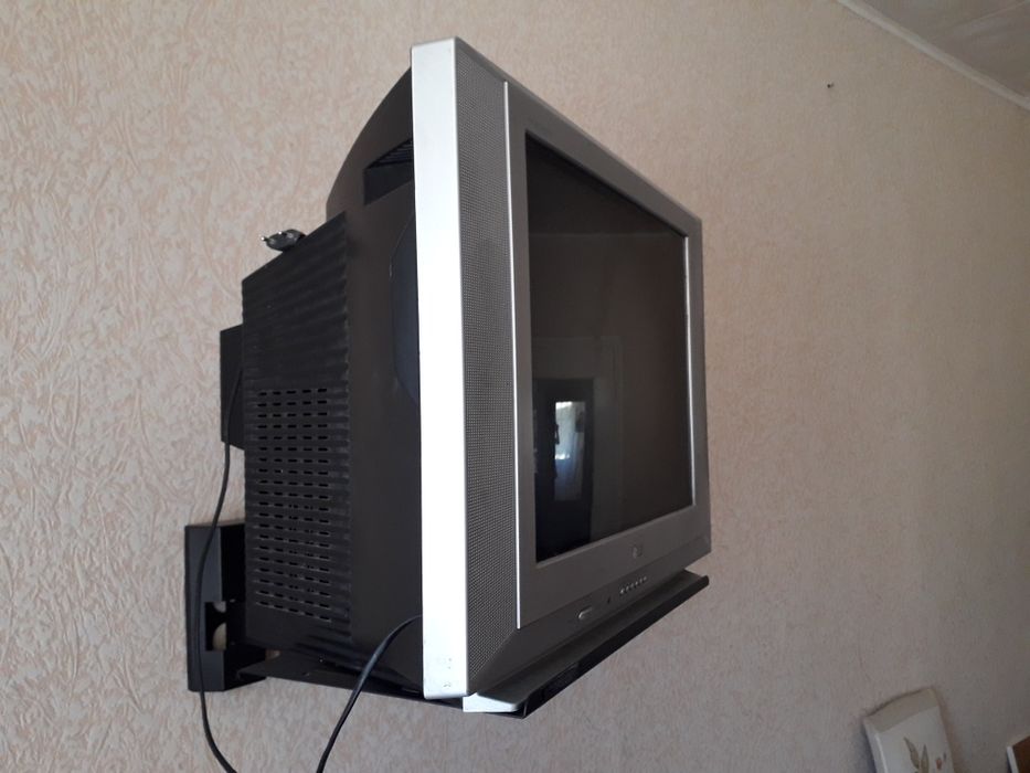 Продаётся телевизор LG