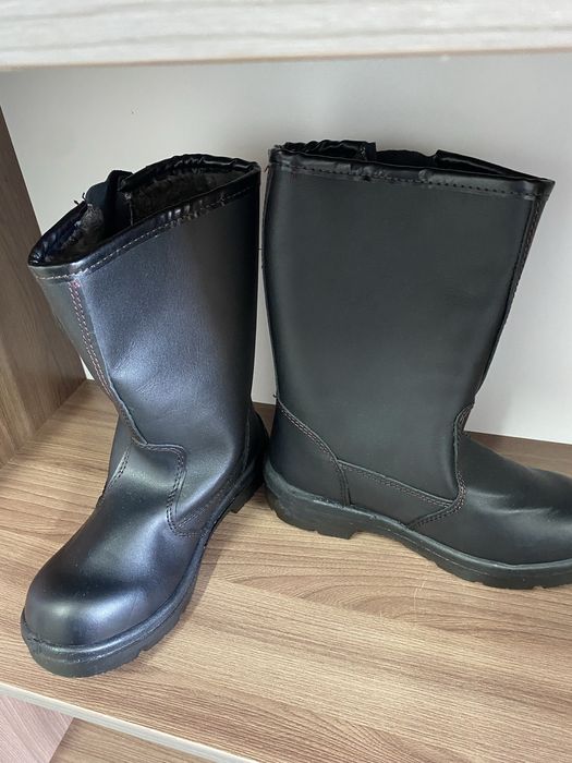 Продам рабочие сапоги