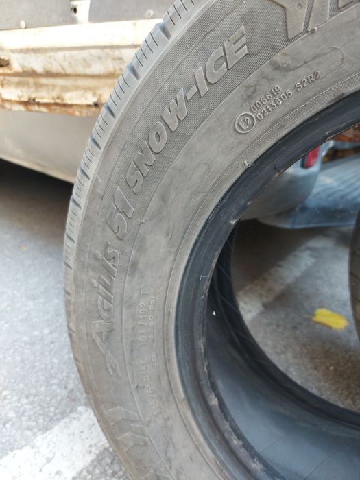 Зимни бусови гуми