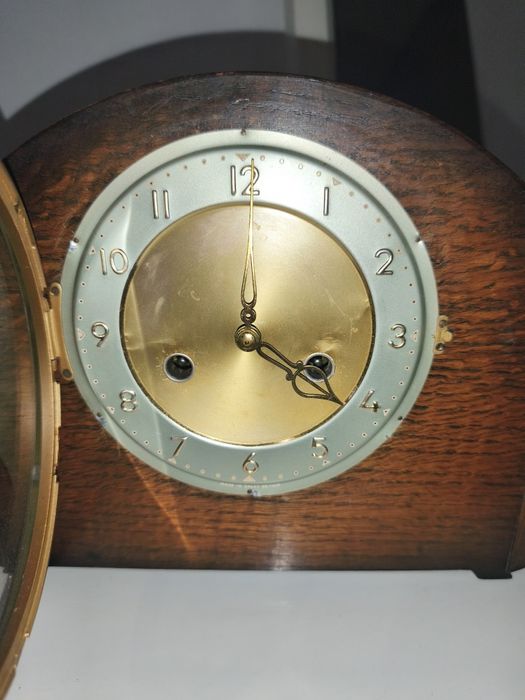 Ceas de șemineu mecanic