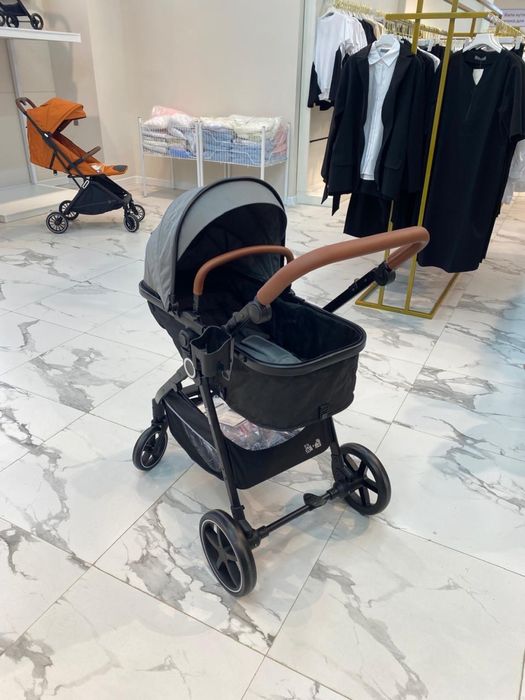 Коляска детская почти новая