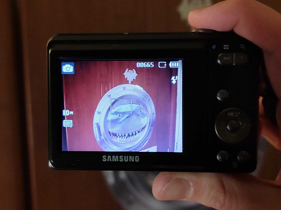 Цифров фотоапарат Samsung ES55 (10.2MP) - Пълен комплект + Карта памет