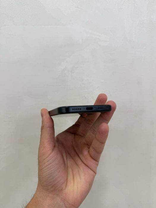 Продаю iphone 15 128 гб