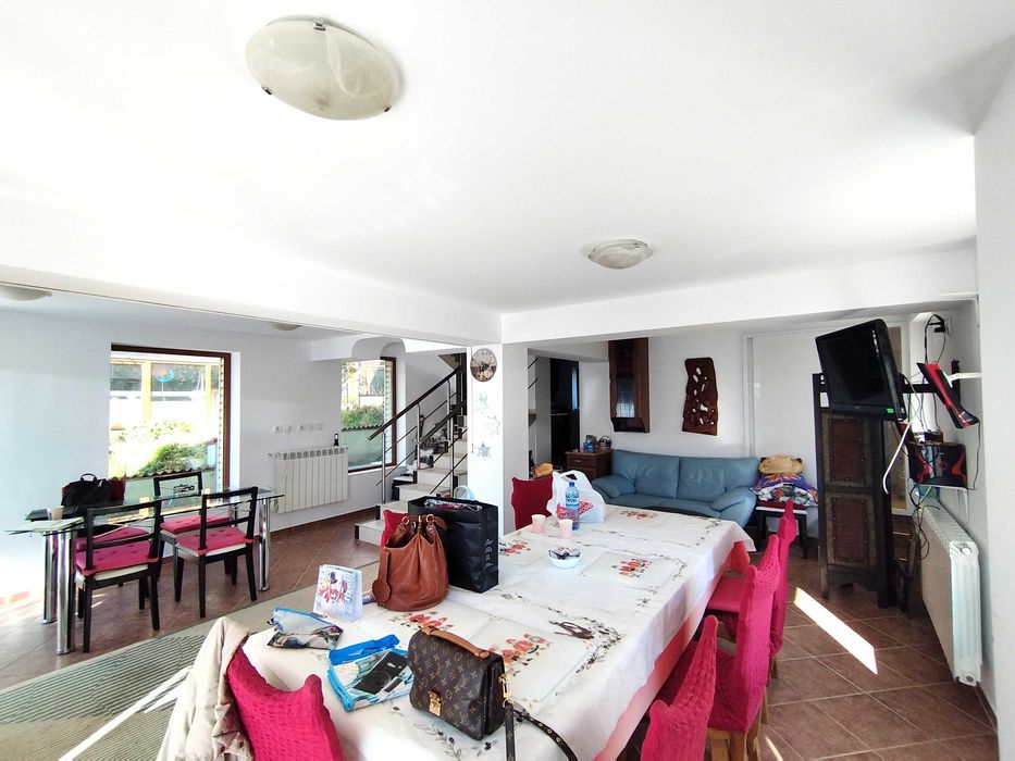 Продава се Къща в с. Горочевци, Област Перник - 820 кв.м за 318 €/кв.м - Снимка #11