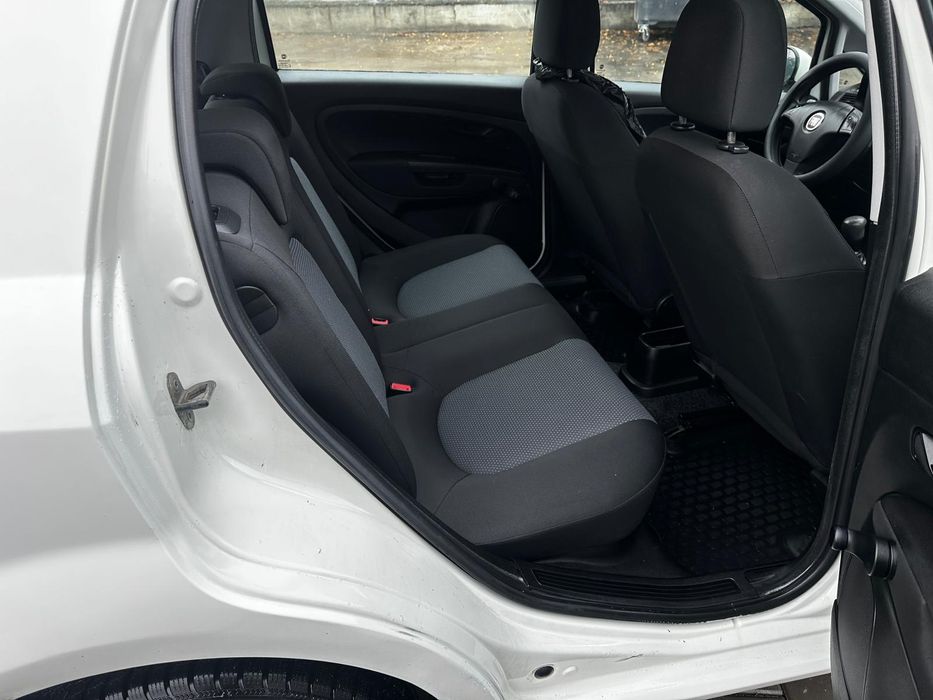 Fiat Punto 2011 diesel 1.3 / consum foarte mic/ model euro 5