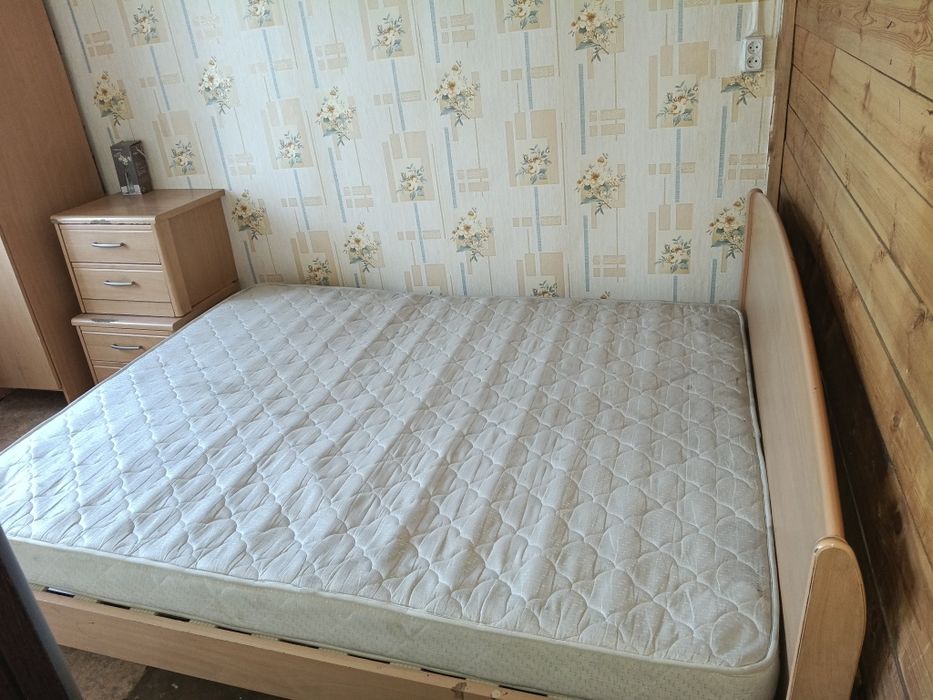 Продам тахту с матрасом