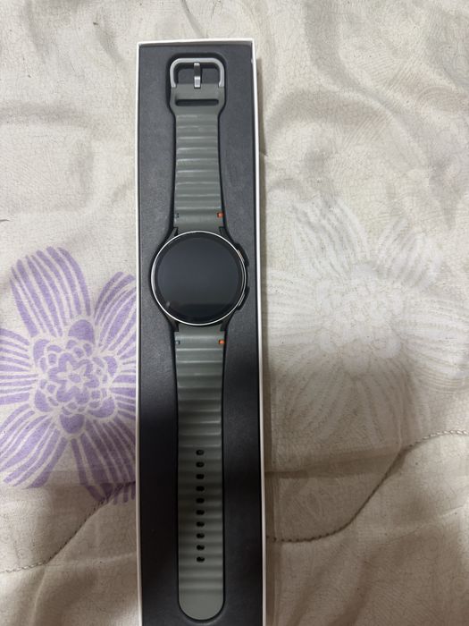 Продавам Samsung Watch7