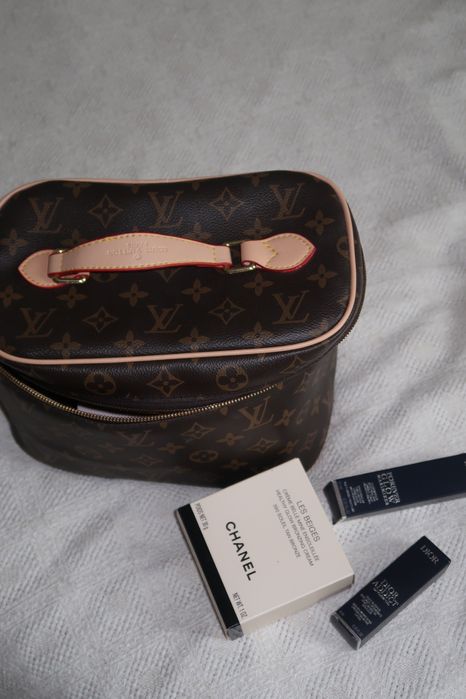 Намаление! Louis vuitton чанта за грим