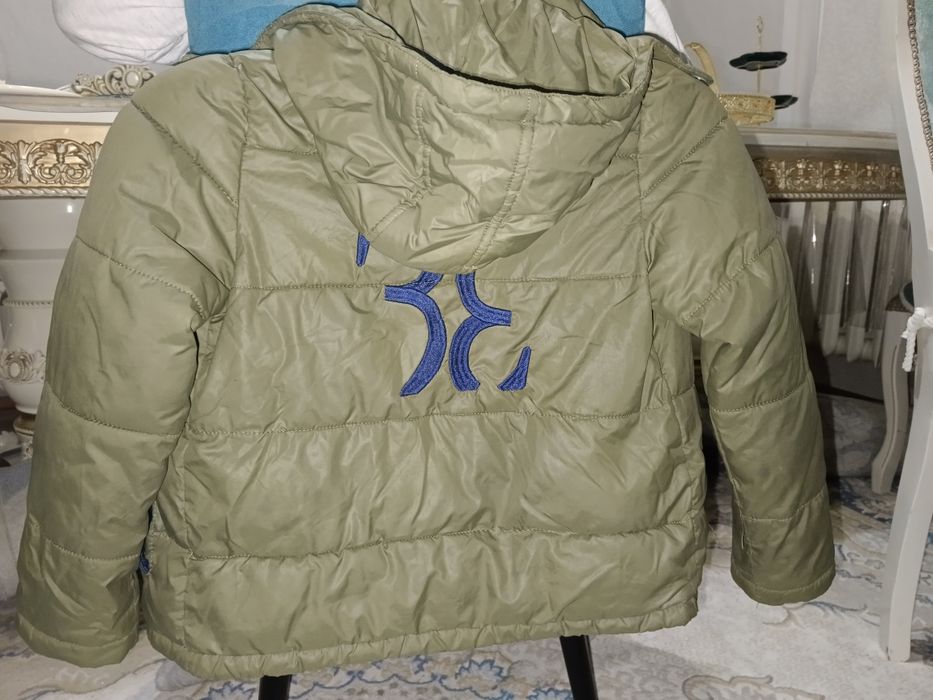 Продам куртку детскую на мальчика осенний