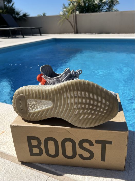 Yeezy Boost 350 V2 Tail Light