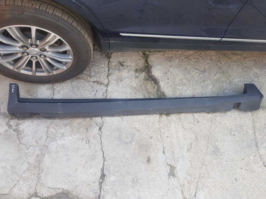 Cadillac XT5 десен праг