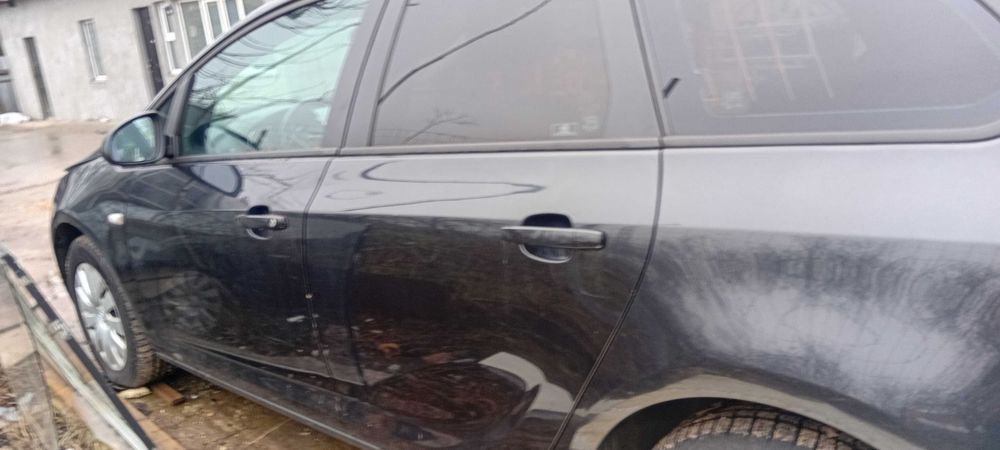 Usa Fata Usa Spate Opel Astra J