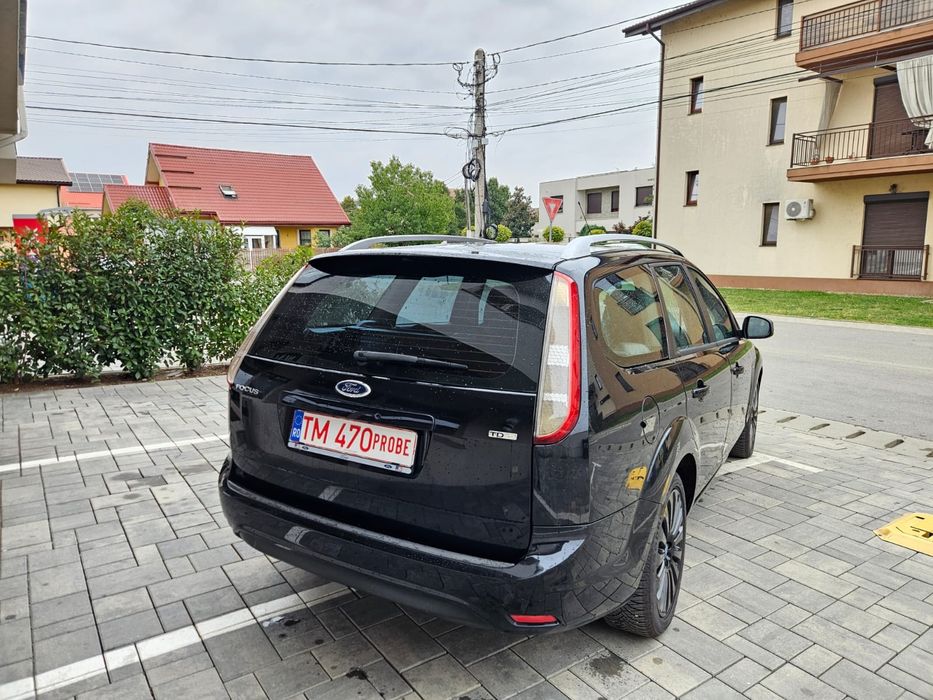 FORD Focus 2011 — imagine 5