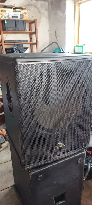 Subwoofer beringher 18 inch