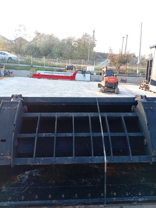 Cupa Tip crocodil jcb 436