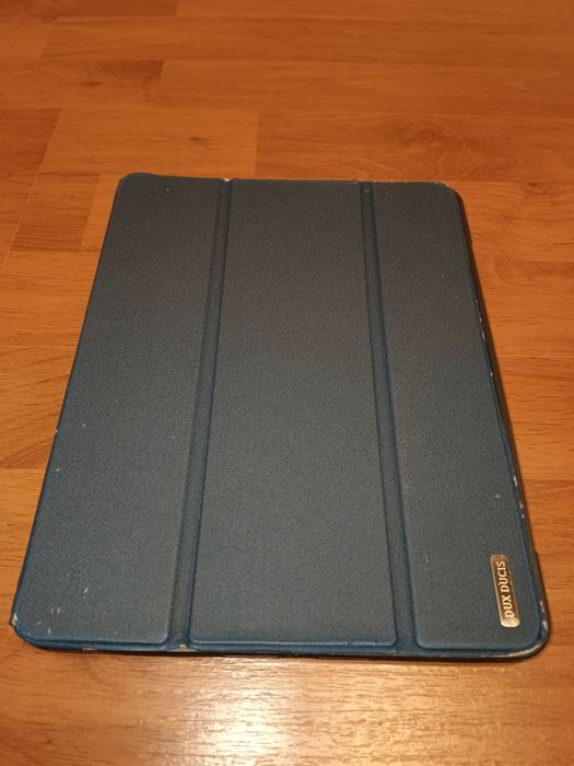 Срочно продам оригинал чехол ipad pro 11