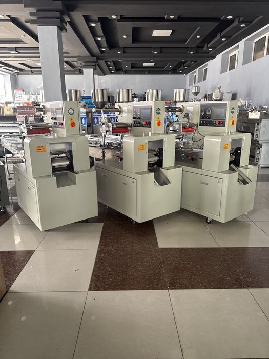 Горизонталная упаковычная машина ( кекс вафли И тд)