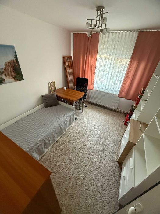 Apartament 3 camere de vânzare în Mangalia, Rozelor, 200 m de plajă