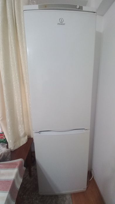 Холодильник Indesit SB200.027