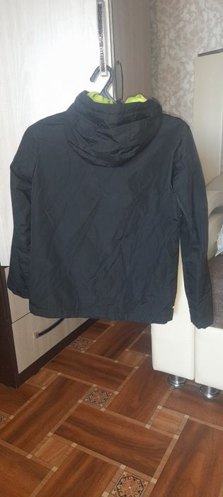 Продам куртку на мальчика