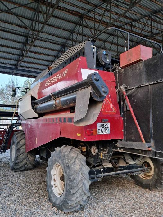 Комбайин VECTOR -410