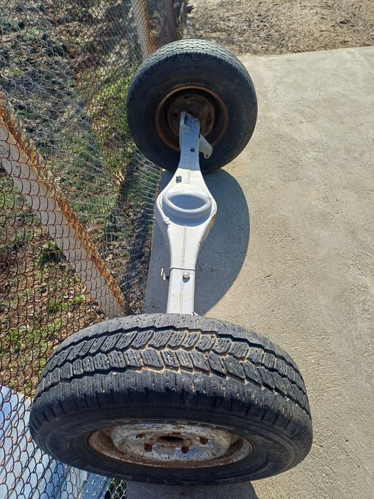 Vând axă pentru remorcă