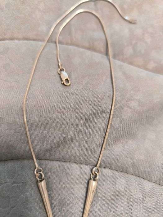 Стилно сребърно колие