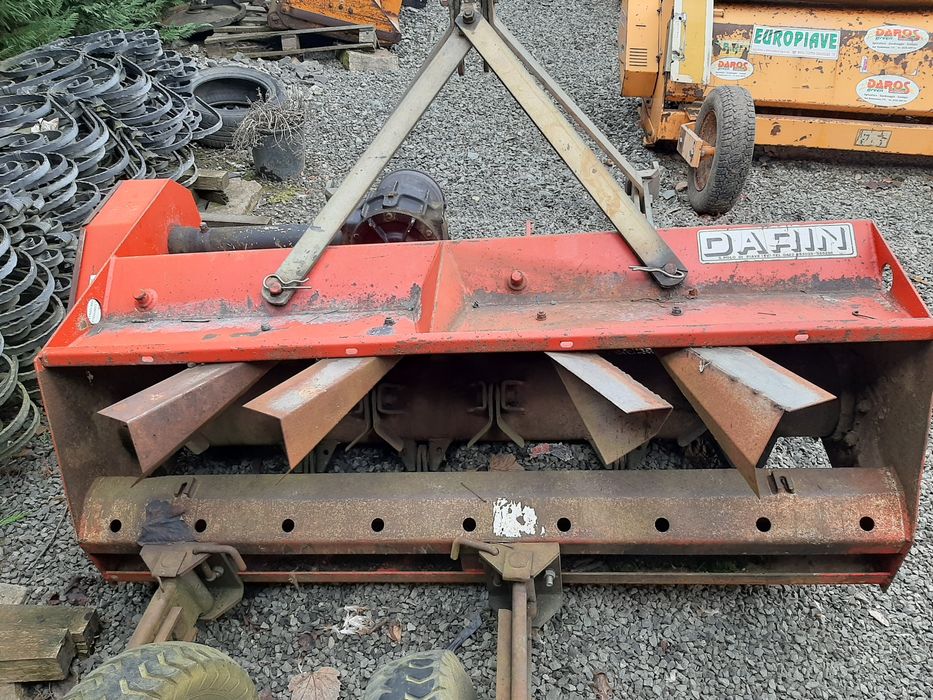 Vînd tocatori pentru resturi vegetale