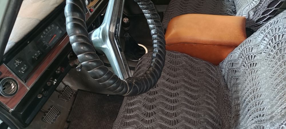 gaz 24 (volga) sotiladi,narxni koʻrishib kelishamiz