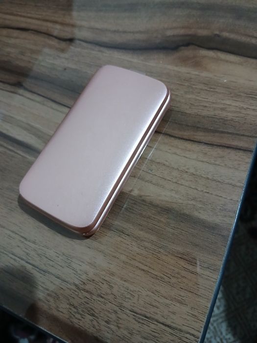 Flip telefon ochilib yopiladigan