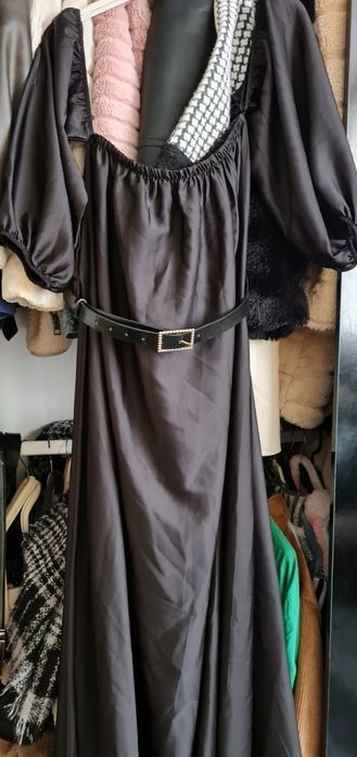 Сатенена черна рокля