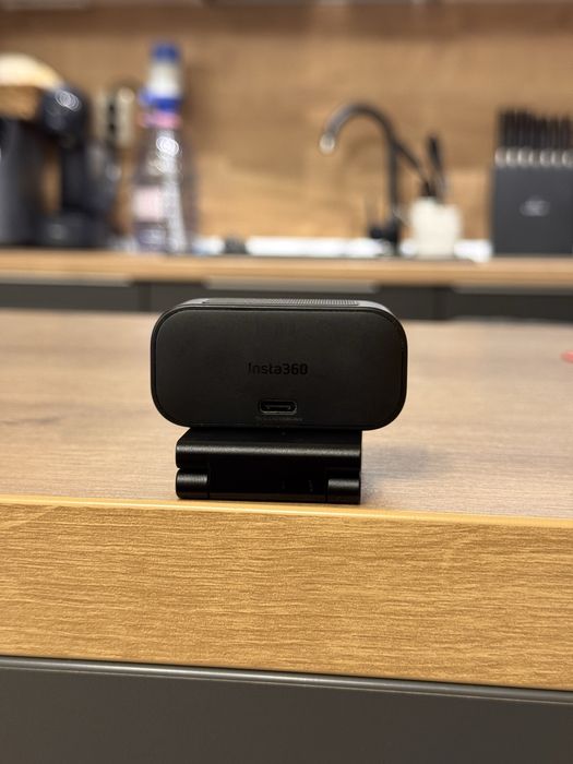 Webcam Insta360 Link 4K AI Tracking / Autofocus / Stare foarte bună
