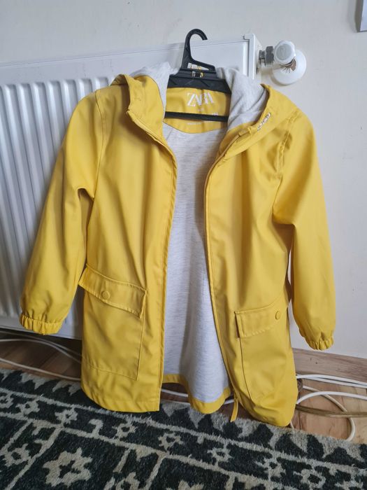 Gecuta / pelerina ploaie 8ani