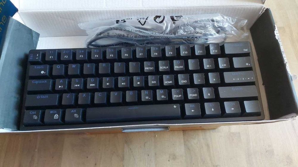 AULA F3261 Механична клавиатура за игри