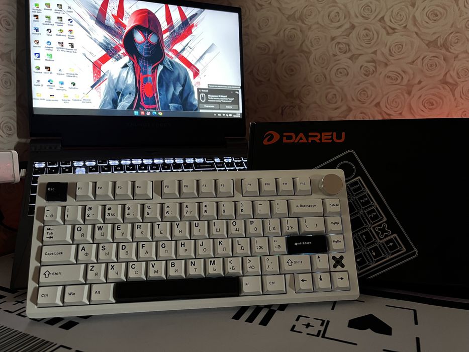 Продаётся клавиатура FLEX 75.
