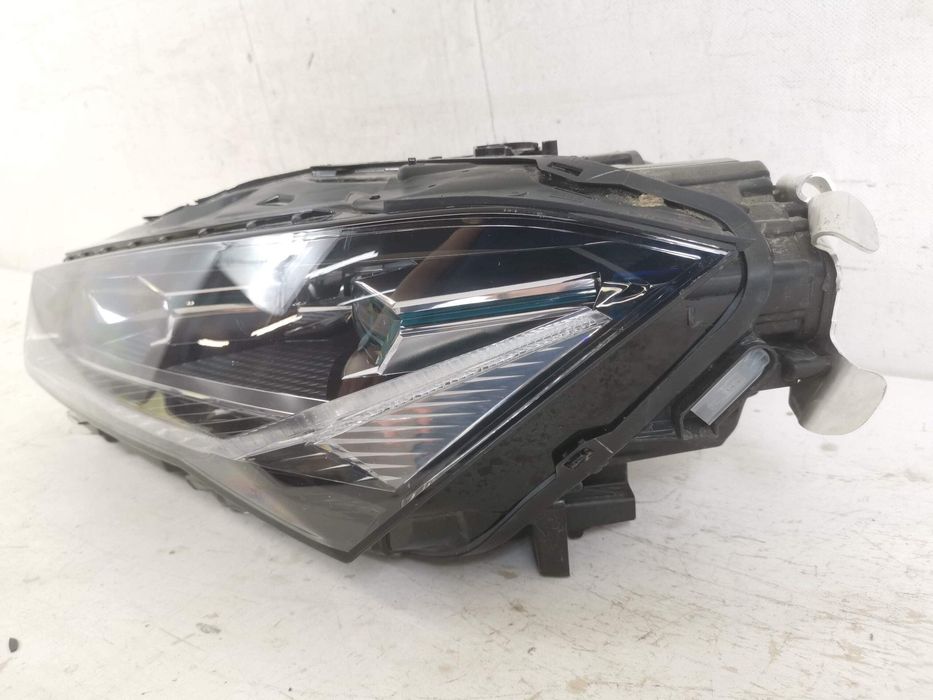 Скода Суперб 4 / Skoda Superb 4 Ляв фар Full Led Matrix Skoda Superb 4