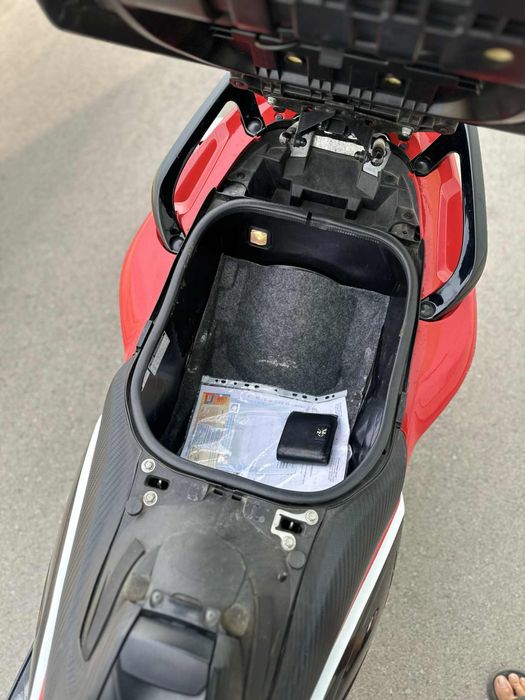 Продавам Скутер YAMAHA  T - MAX