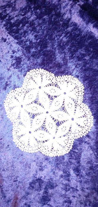 На една кука карета, кърпички, покривки