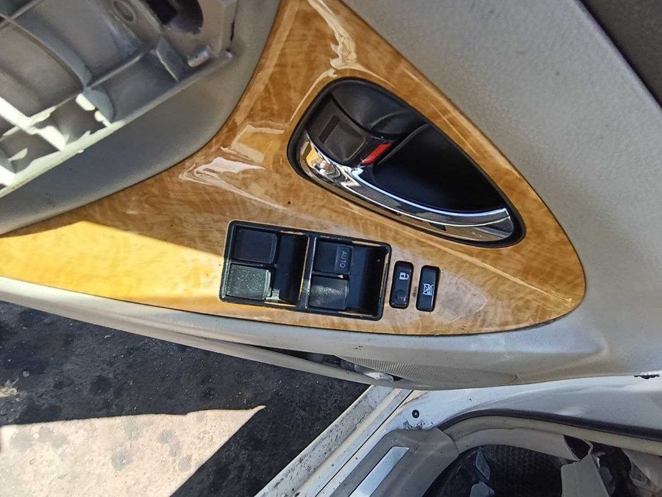 Дерево на двери для Toyota Camry 40-45