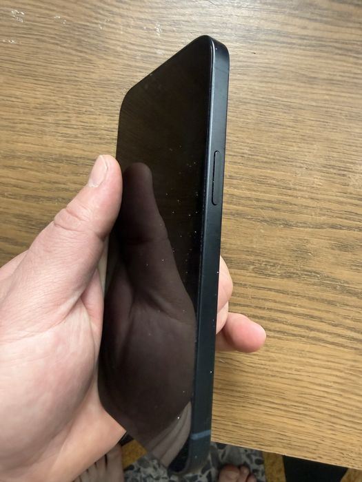 Продам айфон 13