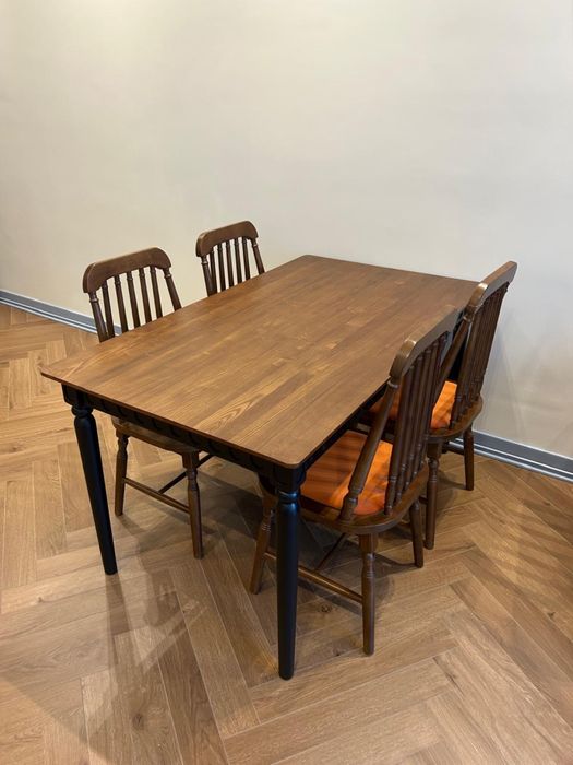 Продам новый стол со стульями