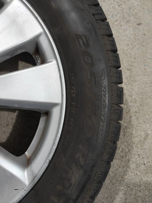 Резина зима Pirelli ice zero F с дисками r16